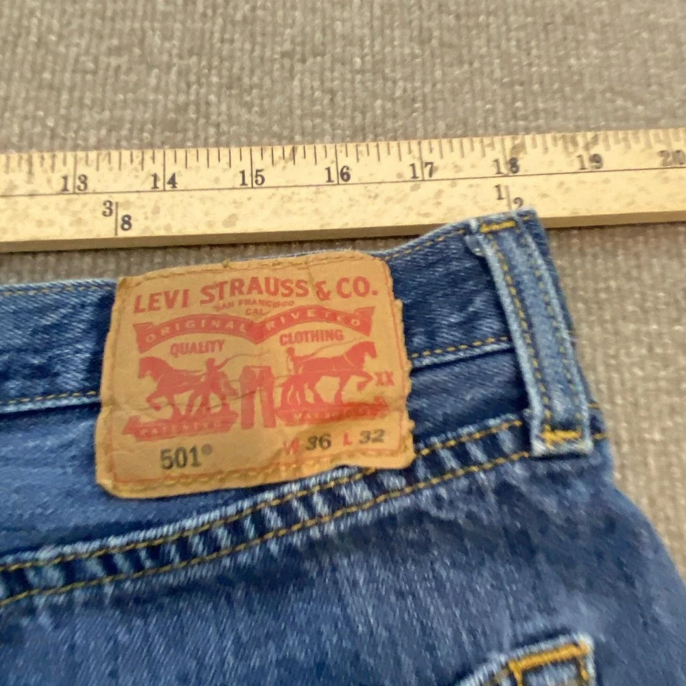 Levis 501 Bermuda Shorts Mens 36 Blue Denim Distressed Frayed Hem 11